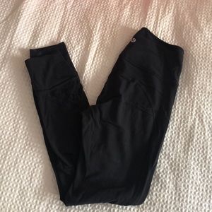Lulu 7/8ths black pants